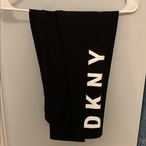 DKNY black cropped leggings